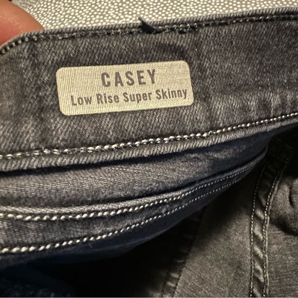 True Religion Casey with Flap in Tarmac Black colour size 24 skinny jeans dark - Picture 9 of 14